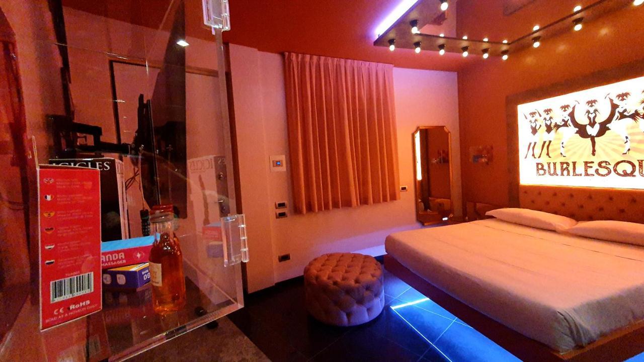 C Rooms - Love Motel Monza Cinisello Balsamo Extérieur photo